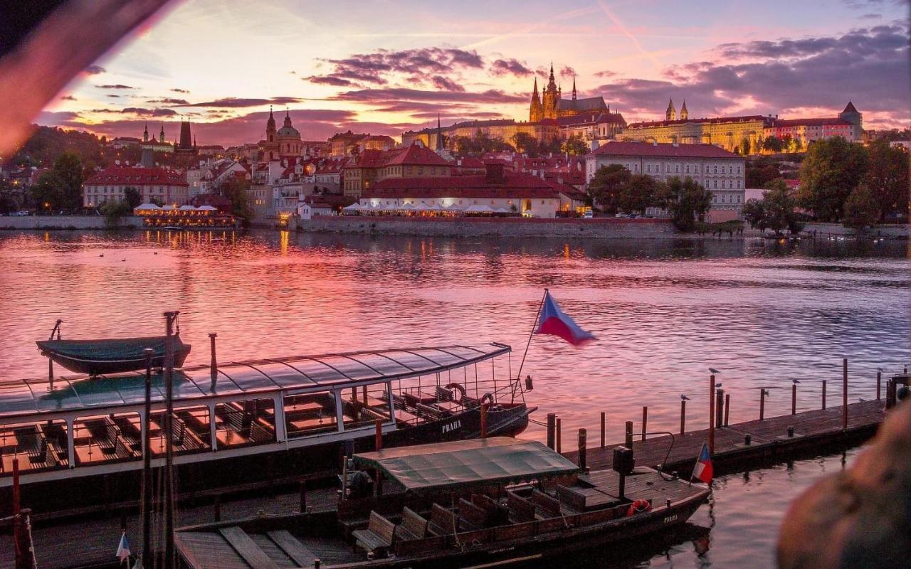 Apartment Vltava Прага Екстер'єр фото